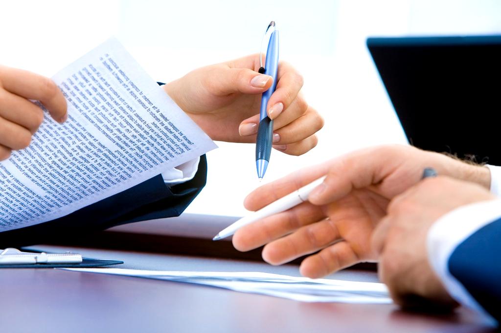 People participating in a professional workspace optimization course session